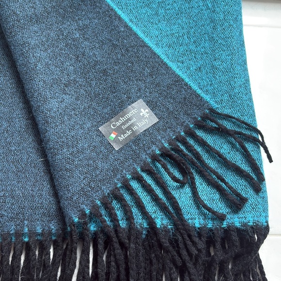 Cashmere Finished Made in Italy Teal Fringe Unisex Scarf. NWOT - Picture 7 of 8